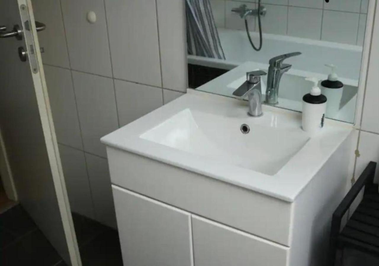 Le Wolf - 1 Chambre Dans Un T3 - 5Mn Tram Du Centre Ville - 15Mn Tram Gare Tgv Mulhouse - Wifi - Parking Exterior foto